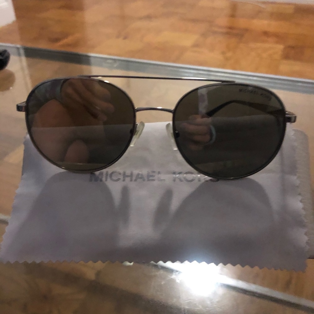 MICHAEL KORS
Lon Rounded Aviator Sunglasses
